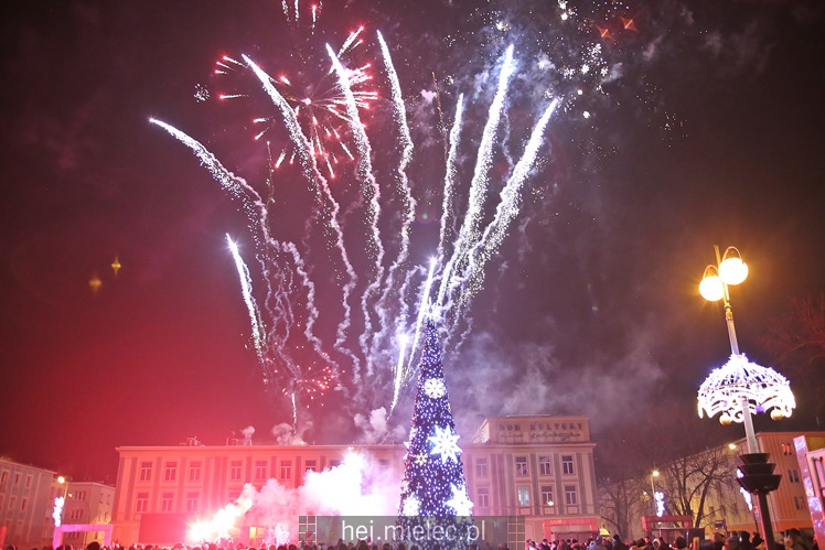 Powitanie Nowego 2017 Roku na Placu AK w Mielcu