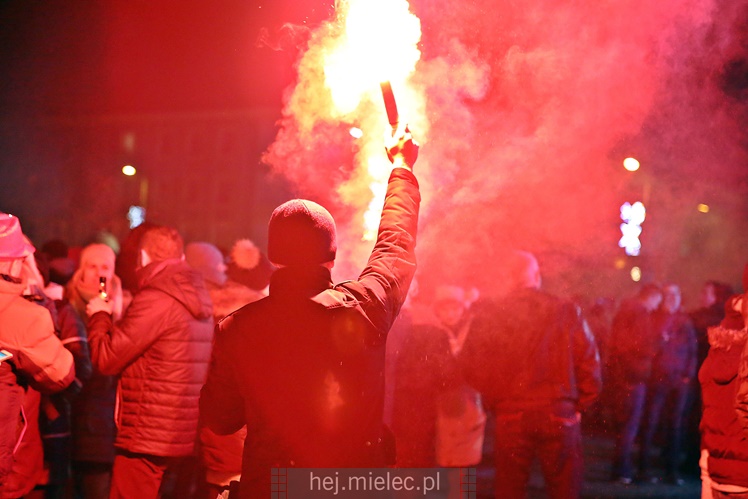 Powitanie Nowego 2017 Roku na Placu AK w Mielcu