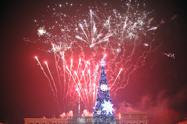 Powitanie Nowego 2017 Roku na Placu AK w Mielcu