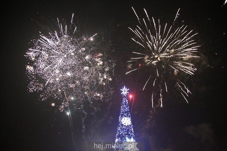 Powitanie Nowego 2017 Roku na Placu AK w Mielcu