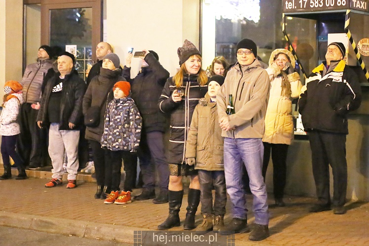Powitanie Nowego 2017 Roku na Placu AK w Mielcu