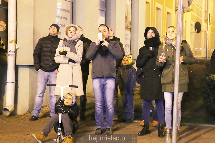 Powitanie Nowego 2017 Roku na Placu AK w Mielcu