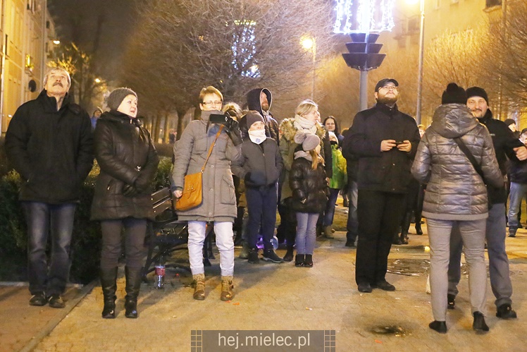 Powitanie Nowego 2017 Roku na Placu AK w Mielcu