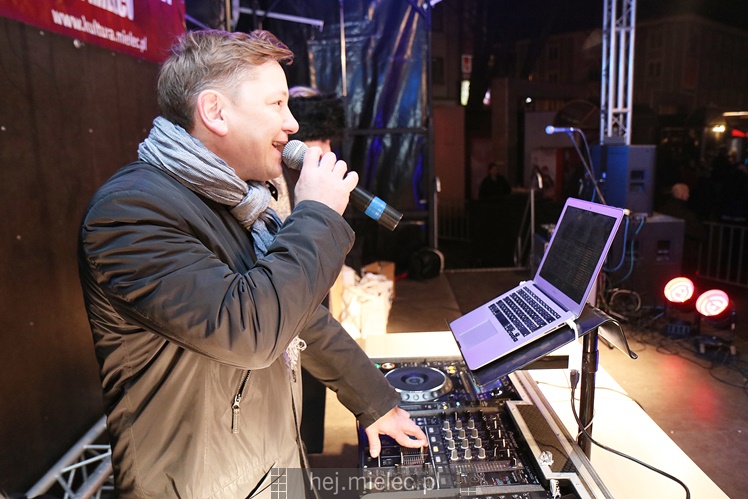 Powitanie Nowego 2017 Roku na Placu AK w Mielcu