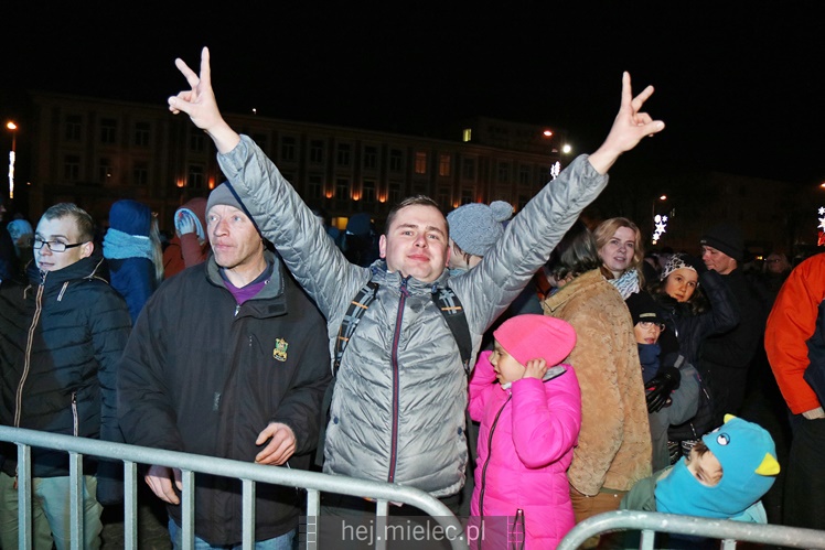Powitanie Nowego 2017 Roku na Placu AK w Mielcu