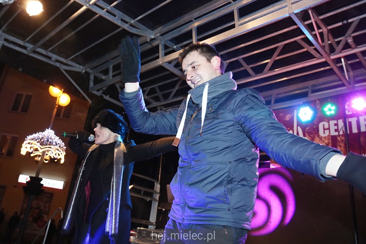 Powitanie Nowego 2017 Roku na Placu AK w Mielcu