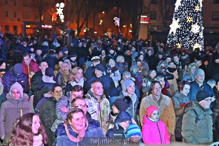 Powitanie Nowego 2017 Roku na Placu AK w Mielcu