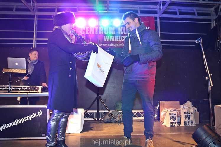 Powitanie Nowego 2017 Roku na Placu AK w Mielcu