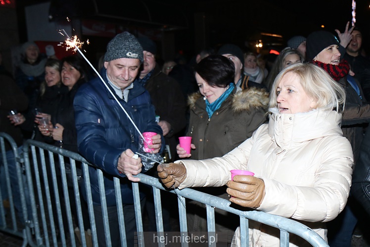 Powitanie Nowego 2017 Roku na Placu AK w Mielcu