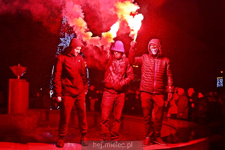 Powitanie Nowego 2017 Roku na Placu AK w Mielcu