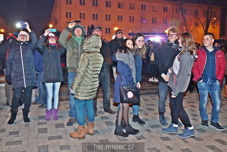 Powitanie Nowego 2017 Roku na Placu AK w Mielcu