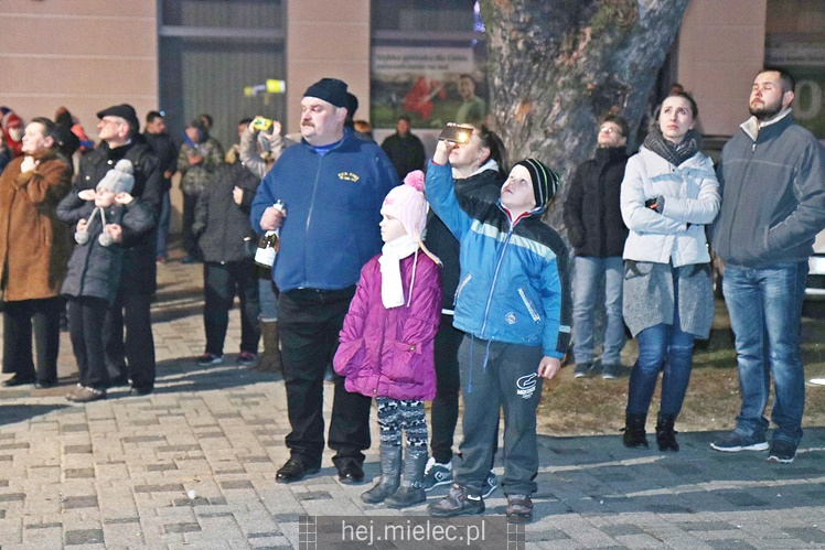 Powitanie Nowego 2017 Roku na Placu AK w Mielcu