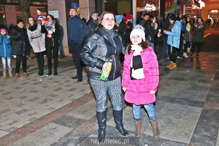 Powitanie Nowego 2017 Roku na Placu AK w Mielcu