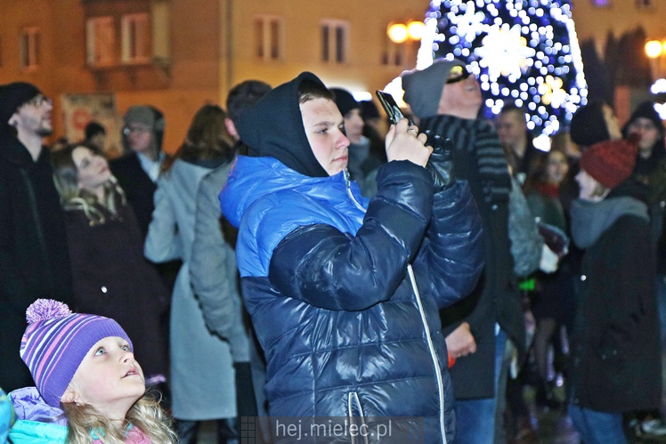 Powitanie Nowego 2017 Roku na Placu AK w Mielcu