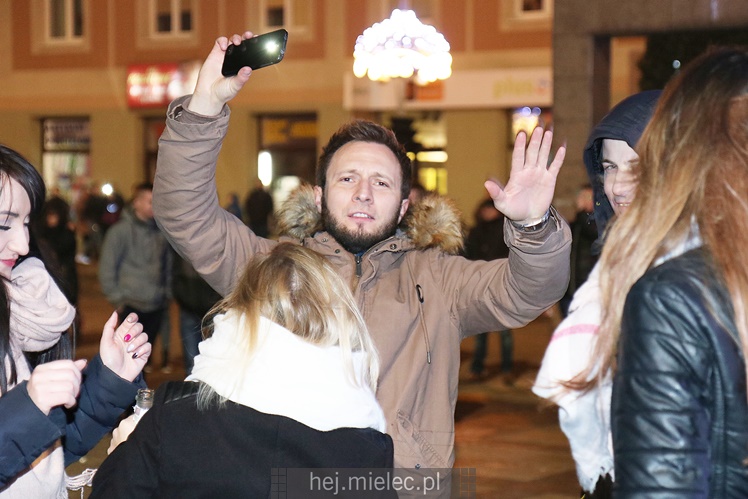 Powitanie Nowego 2017 Roku na Placu AK w Mielcu