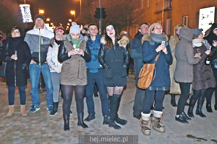 Powitanie Nowego 2017 Roku na Placu AK w Mielcu