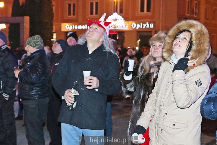 Powitanie Nowego 2017 Roku na Placu AK w Mielcu