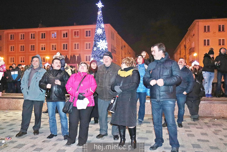 Powitanie Nowego 2017 Roku na Placu AK w Mielcu