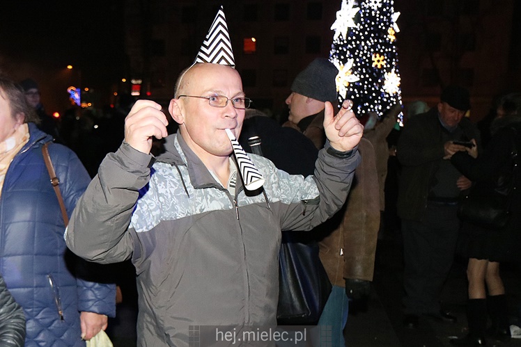 Powitanie Nowego 2017 Roku na Placu AK w Mielcu