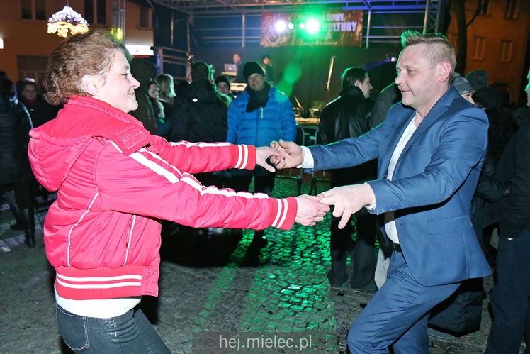 Powitanie Nowego 2017 Roku na Placu AK w Mielcu