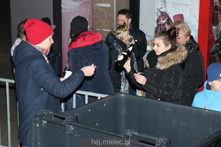 Powitanie Nowego 2017 Roku na Placu AK w Mielcu