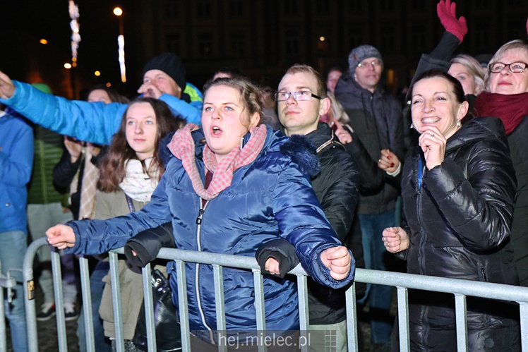 Powitanie Nowego 2017 Roku na Placu AK w Mielcu