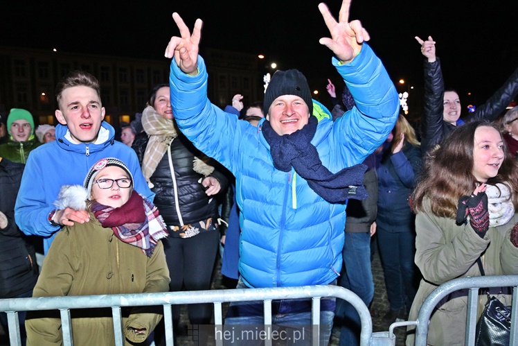 Powitanie Nowego 2017 Roku na Placu AK w Mielcu