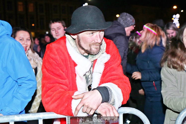 Powitanie Nowego 2017 Roku na Placu AK w Mielcu