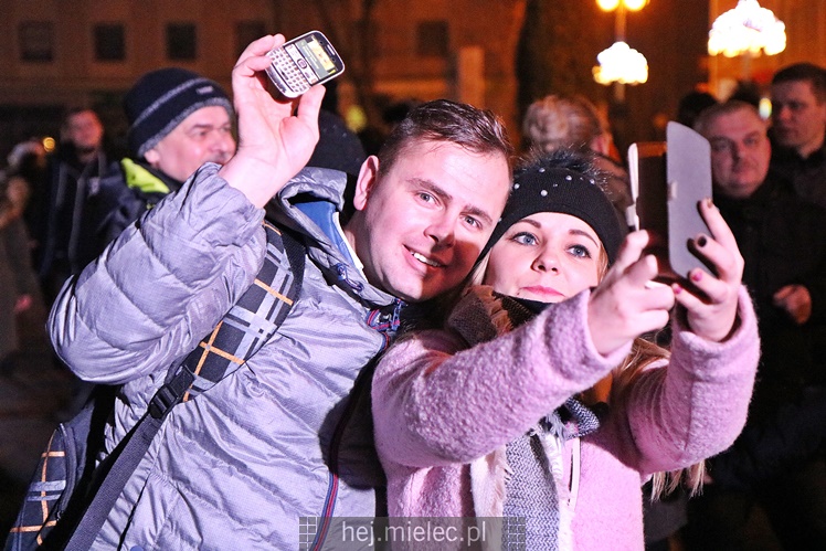 Powitanie Nowego 2017 Roku na Placu AK w Mielcu