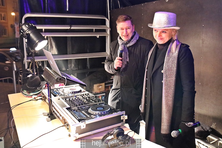 Powitanie Nowego 2017 Roku na Placu AK w Mielcu