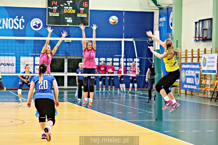 UKS SZÓSTKA MIELEC - GRUPA AZOTY PWSZ TARNÓW 1:3