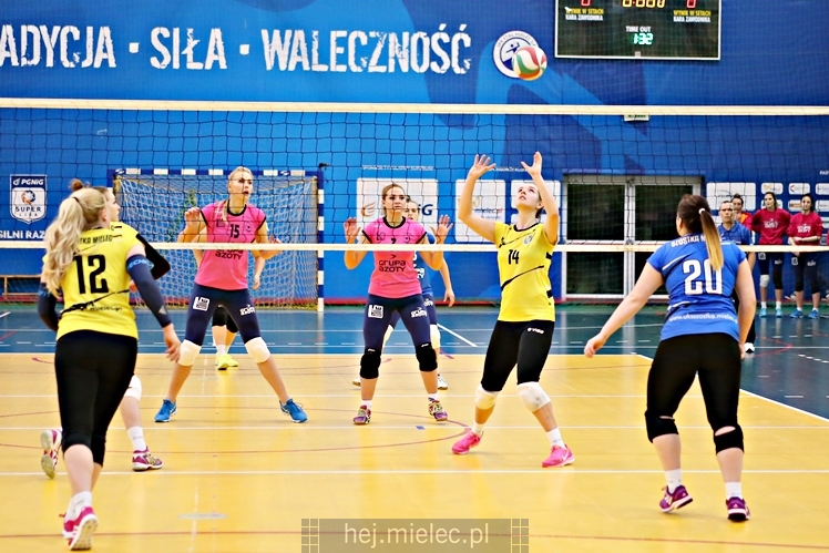 UKS SZÓSTKA MIELEC - GRUPA AZOTY PWSZ TARNÓW 1:3