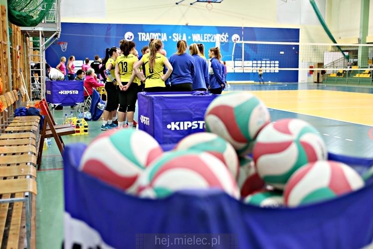 UKS SZÓSTKA MIELEC - GRUPA AZOTY PWSZ TARNÓW 1:3