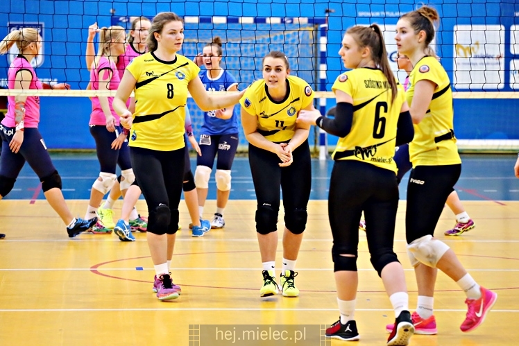 UKS SZÓSTKA MIELEC - GRUPA AZOTY PWSZ TARNÓW 1:3