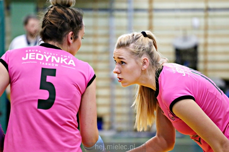 UKS SZÓSTKA MIELEC - GRUPA AZOTY PWSZ TARNÓW 1:3