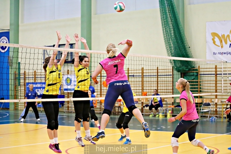 UKS SZÓSTKA MIELEC - GRUPA AZOTY PWSZ TARNÓW 1:3