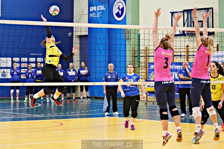 UKS SZÓSTKA MIELEC - GRUPA AZOTY PWSZ TARNÓW 1:3