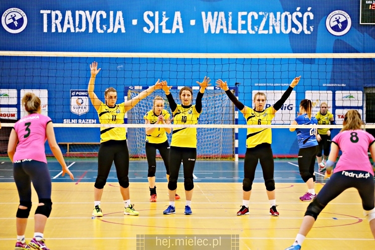 UKS SZÓSTKA MIELEC - GRUPA AZOTY PWSZ TARNÓW 1:3