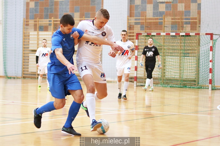 Futsalowa kanonada na Smoczce, aż 12 bramek!