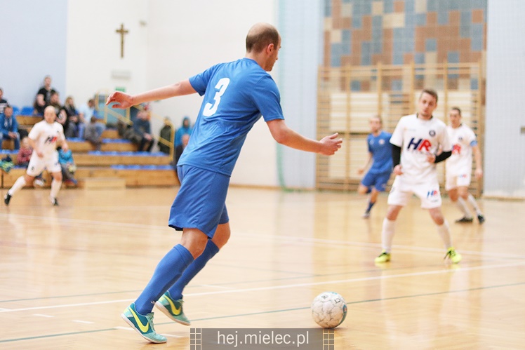 Futsalowa kanonada na Smoczce, aż 12 bramek!