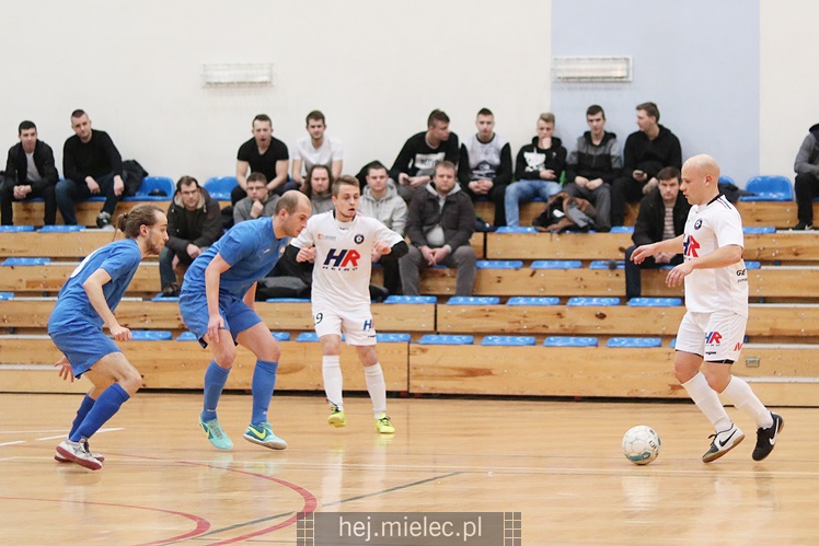 Futsalowa kanonada na Smoczce, aż 12 bramek!