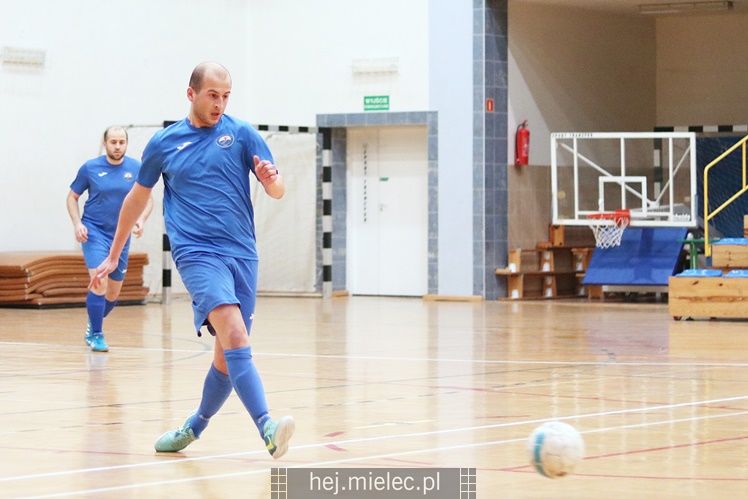 Futsalowa kanonada na Smoczce, aż 12 bramek!