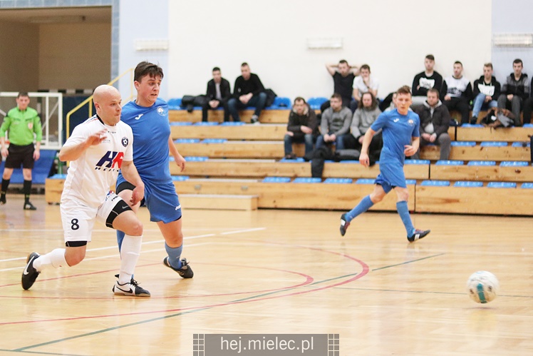 Futsalowa kanonada na Smoczce, aż 12 bramek!