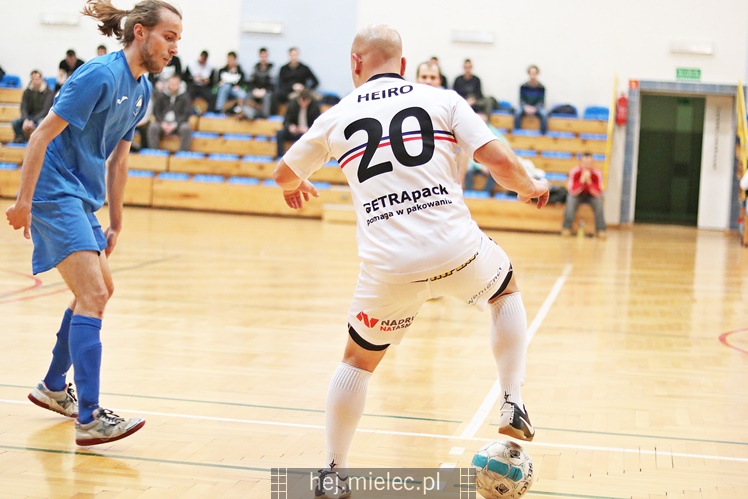 Futsalowa kanonada na Smoczce, aż 12 bramek!