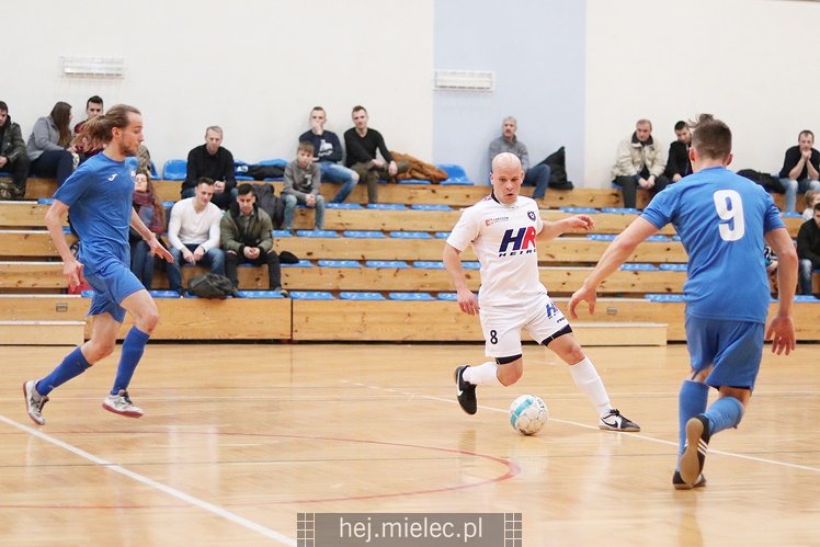 Futsalowa kanonada na Smoczce, aż 12 bramek!