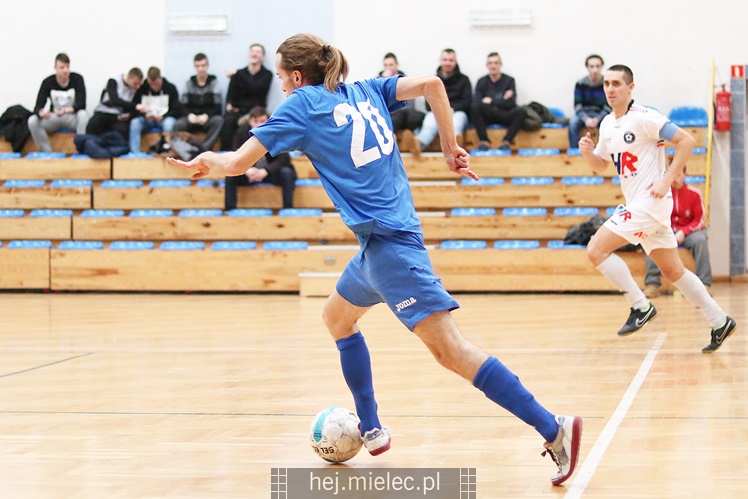 Futsalowa kanonada na Smoczce, aż 12 bramek!