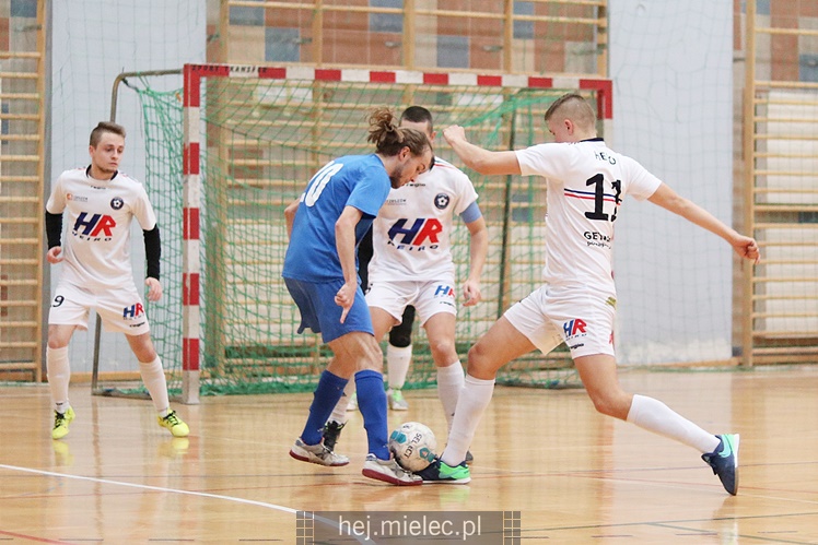 Futsalowa kanonada na Smoczce, aż 12 bramek!