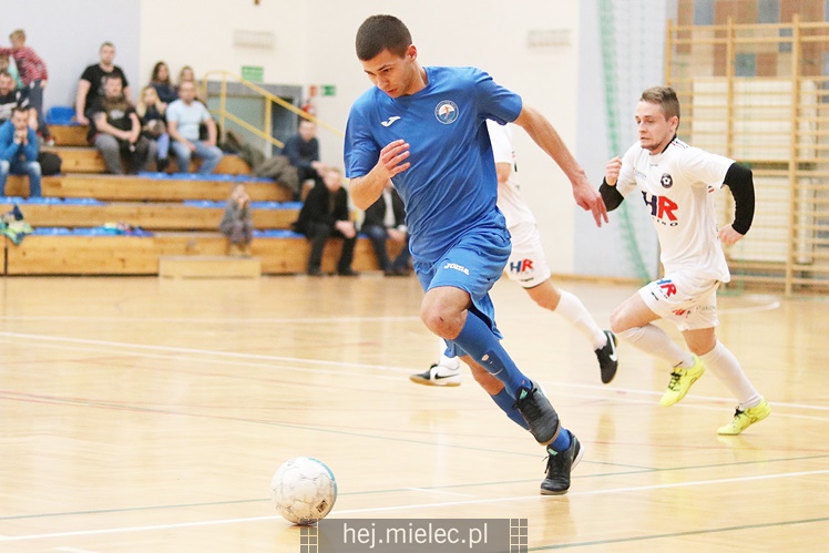 Futsalowa kanonada na Smoczce, aż 12 bramek!