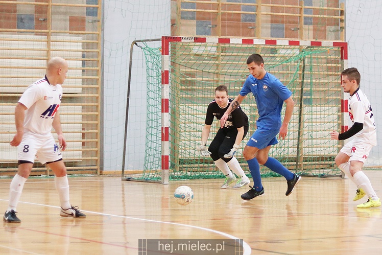 Futsalowa kanonada na Smoczce, aż 12 bramek!