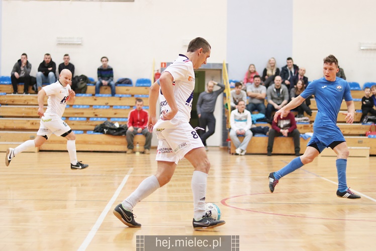 Futsalowa kanonada na Smoczce, aż 12 bramek!